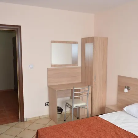 Affittacamere The White House! A Good Pleace For Rest! 3*