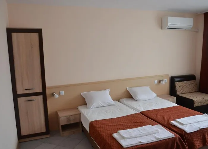 The White House! A Good Pleace For Rest! 招待所 3*